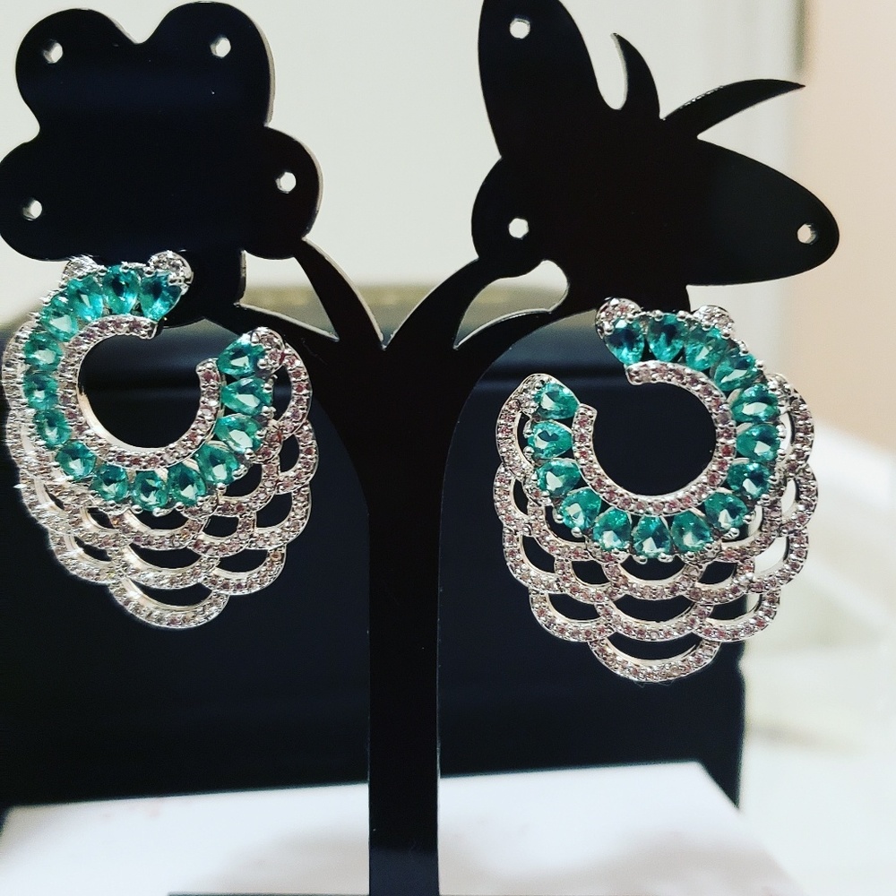 STUD EARING